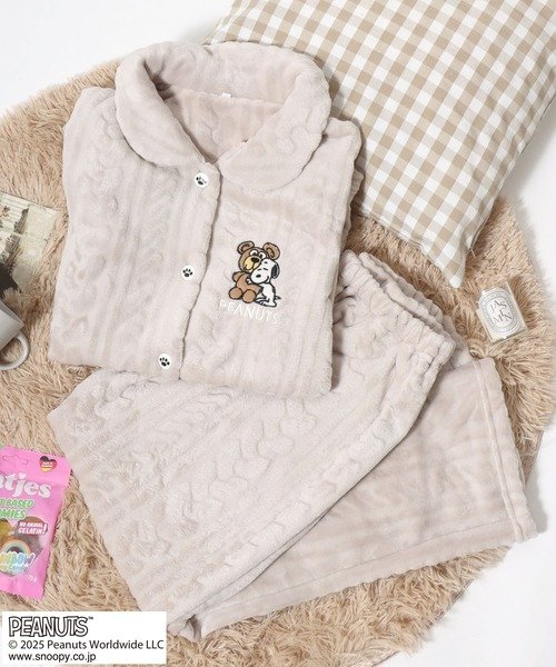 peanuts/snoopy 史努比 蓬鬆柔軟 壓紋 居家服 套裝 睡衣 peanuts/snoopy 史努比 蓬鬆柔軟 壓紋 居家服 套裝 睡衣