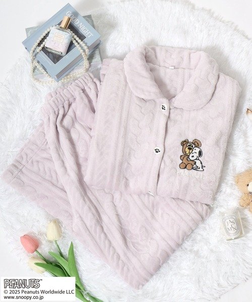 peanuts/snoopy 史努比 蓬鬆柔軟 壓紋 居家服 套裝 睡衣 peanuts/snoopy 史努比 蓬鬆柔軟 壓紋 居家服 套裝 睡衣