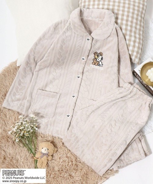 peanuts/snoopy 史努比 蓬鬆柔軟 壓紋 居家服 套裝 睡衣 peanuts/snoopy 史努比 蓬鬆柔軟 壓紋 居家服 套裝 睡衣