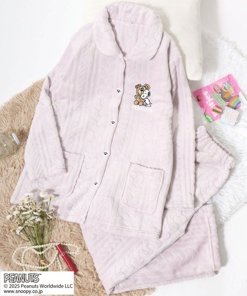 peanuts/snoopy 史努比 蓬鬆柔軟 壓紋 居家服 套裝 睡衣 peanuts/snoopy 史努比 蓬鬆柔軟 壓紋 居家服 套裝 睡衣