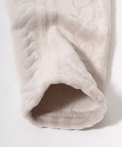 peanuts/snoopy 史努比 蓬鬆柔軟 壓紋 居家服 套裝 睡衣 peanuts/snoopy 史努比 蓬鬆柔軟 壓紋 居家服 套裝 睡衣